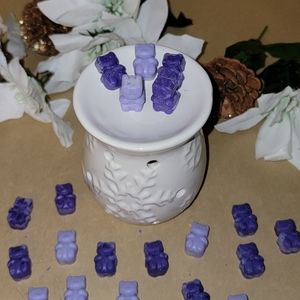 100 pc Wax Melts- lavendar scent- Gummy Bear